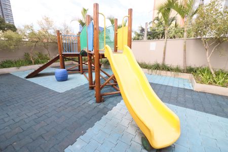 Apartamento à venda com 60m², 2 quartos e 2 vagasÁrea comum - Playground