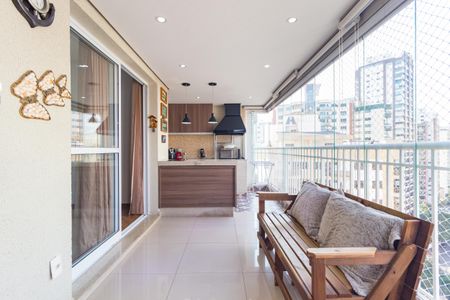 Apartamento à venda com 92m², 2 quartos e 2 vagas Apartamento à venda com 92m², 2 quartos e 2 vagasVaranda