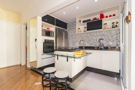 Apartamento à venda com 92m², 2 quartos e 2 vagas Apartamento à venda com 92m², 2 quartos e 2 vagasCozinha