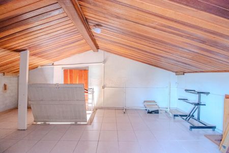 Casa à venda com 181m², 4 quartos e 3 vagas Casa à venda com 181m², 4 quartos e 3 vagasSótão