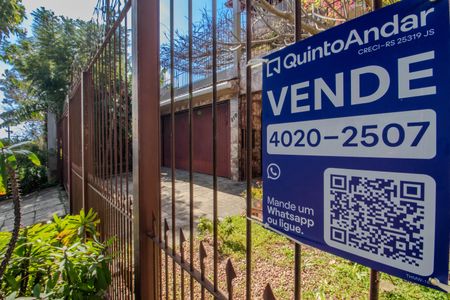 Casa à venda com 181m², 4 quartos e 3 vagas Casa à venda com 181m², 4 quartos e 3 vagasPlaquinha