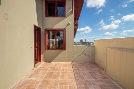 Casa à venda com 181m², 4 quartos e 3 vagas Casa à venda com 181m², 4 quartos e 3 vagasQuarto 2 - Varanda