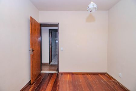 Casa à venda com 181m², 4 quartos e 3 vagas Casa à venda com 181m², 4 quartos e 3 vagasQuarto 3