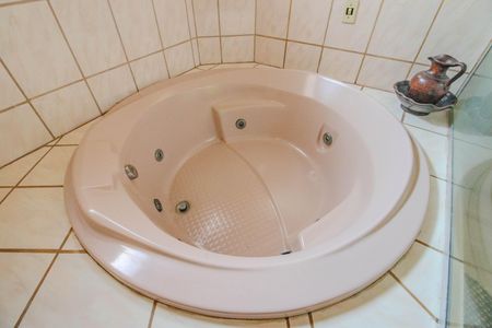 Casa à venda com 181m², 4 quartos e 3 vagas Casa à venda com 181m², 4 quartos e 3 vagasBanheiro da Suíte