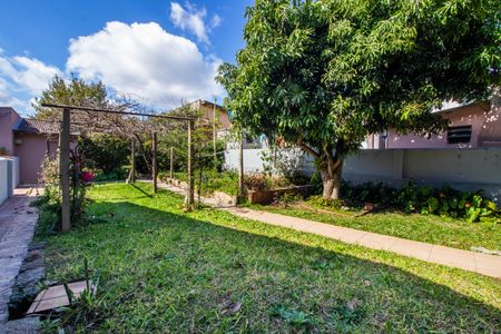 Casa à venda com 181m², 4 quartos e 3 vagas Casa à venda com 181m², 4 quartos e 3 vagasPátio