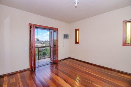 Casa à venda com 181m², 4 quartos e 3 vagas Casa à venda com 181m², 4 quartos e 3 vagasSuíte