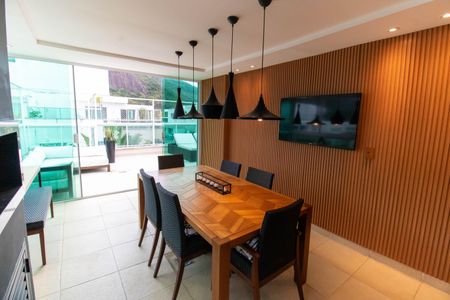 Apartamento à venda com 196m², 3 quartos e 2 vagasÁrea externa