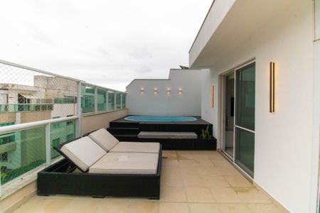 Apartamento à venda com 196m², 3 quartos e 2 vagasÁrea externa