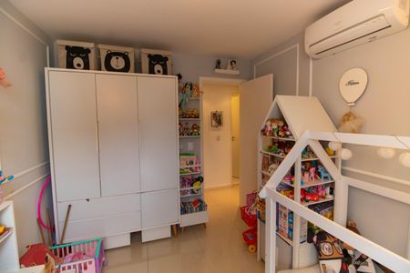 Apartamento à venda com 196m², 3 quartos e 2 vagasQuarto 