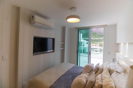 Apartamento à venda com 196m², 3 quartos e 2 vagasSuíte 1