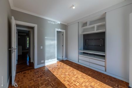 Casa de Condomínio à venda com 4 quartos, 245m² em Jardim Cordeiro, São Paulo