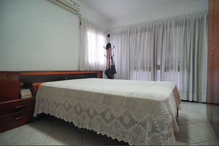 Casa à venda com 150m², 3 quartos e 2 vagasSuíte