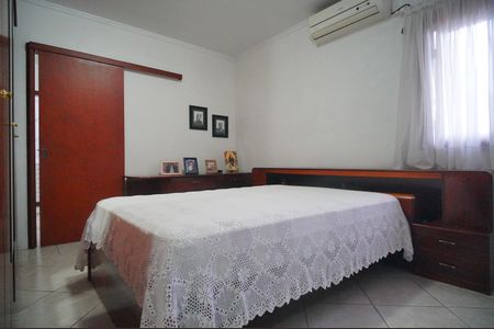 Casa à venda com 150m², 3 quartos e 2 vagasSuíte