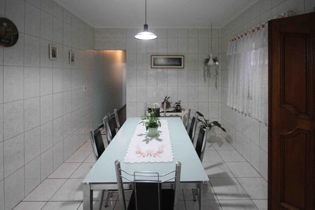 Casa à venda com 129m², 5 quartos e 1 vaga Casa à venda com 129m², 5 quartos e 1 vagaCozinha