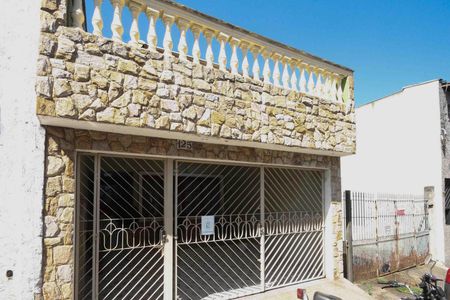 Casa à venda com 129m², 5 quartos e 1 vaga Casa à venda com 129m², 5 quartos e 1 vagaFachada