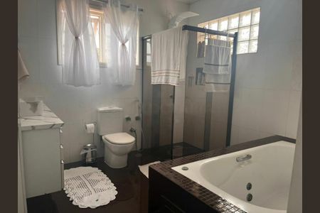 Casa à venda com 390m², 3 quartos e 6 vagas