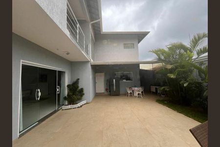 Casa à venda com 390m², 3 quartos e 6 vagas
