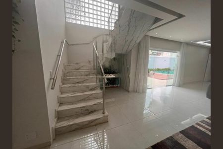 Casa à venda com 390m², 3 quartos e 6 vagas