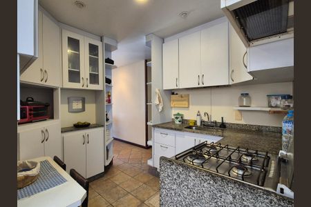 Apartamento à venda com 154m², 3 quartos e 2 vagasCozinha