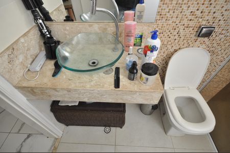 Casa à venda com 135m², 3 quartos e 3 vagasBanheiro Social