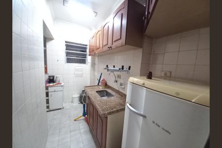 Cozinha de apartamento para alugar com 1 quarto, 34m² em Centro, São Vicente