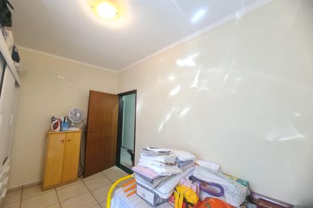 Casa à venda com 180m², 3 quartos e 2 vagas Casa à venda com 180m², 3 quartos e 2 vagasQuarto 2