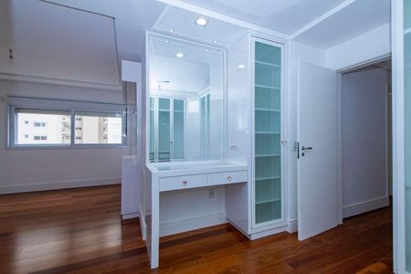 Apartamento à venda com 241m², 4 quartos e 3 vagas
