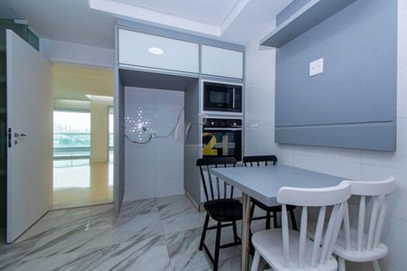 Apartamento à venda com 241m², 4 quartos e 3 vagas