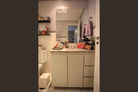 Apartamento à venda com 145m², 3 quartos e 3 vagasBanheiro da Suíte 2