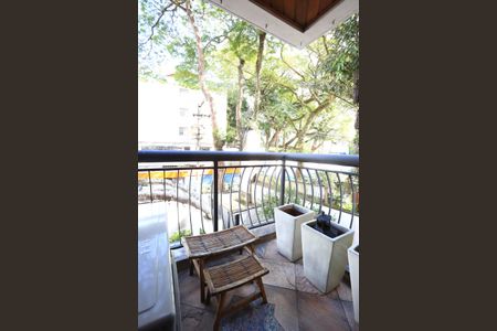 Apartamento à venda com 145m², 3 quartos e 3 vagasSacada suíte 2