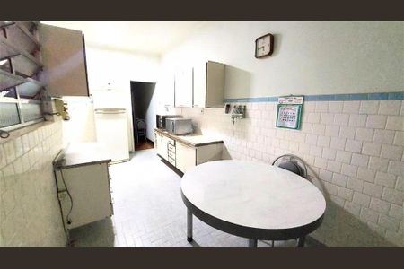 Casa à venda com 225m², 4 quartos e 2 vagas