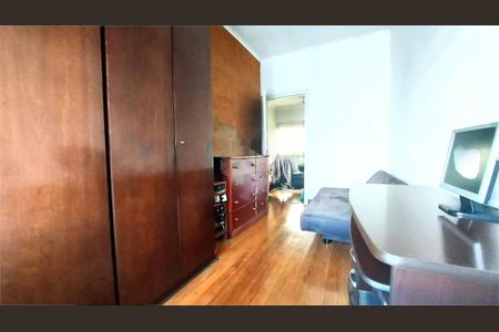 Casa à venda com 225m², 4 quartos e 2 vagas