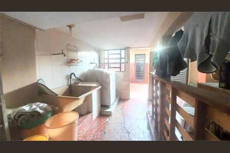Casa à venda com 225m², 4 quartos e 2 vagas
