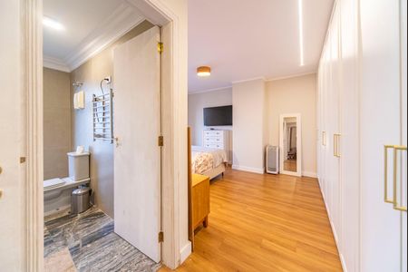 Apartamento à venda com 199m², 4 quartos e 2 vagas Apartamento à venda com 199m², 4 quartos e 2 vagasSuíte