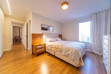 Apartamento à venda com 199m², 4 quartos e 2 vagas Apartamento à venda com 199m², 4 quartos e 2 vagasSuíte