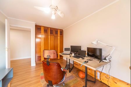 Apartamento à venda com 199m², 4 quartos e 2 vagas Apartamento à venda com 199m², 4 quartos e 2 vagasQuarto 1