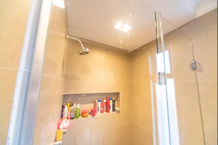 Apartamento à venda com 199m², 4 quartos e 2 vagas Apartamento à venda com 199m², 4 quartos e 2 vagasBanheiro Suíte