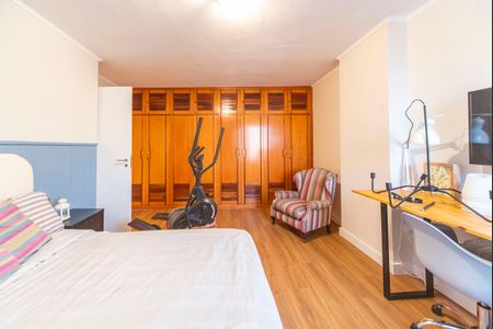 Apartamento à venda com 199m², 4 quartos e 2 vagas Apartamento à venda com 199m², 4 quartos e 2 vagasQuarto 2