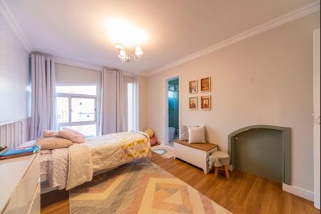 Apartamento à venda com 199m², 4 quartos e 2 vagas Apartamento à venda com 199m², 4 quartos e 2 vagasSuíte 2