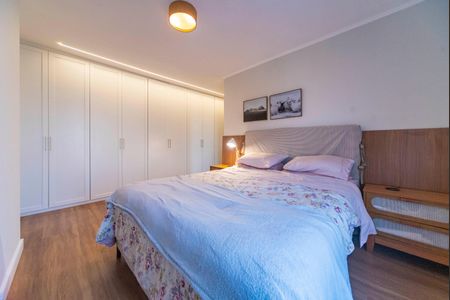 Apartamento à venda com 199m², 4 quartos e 2 vagas Apartamento à venda com 199m², 4 quartos e 2 vagasSuíte