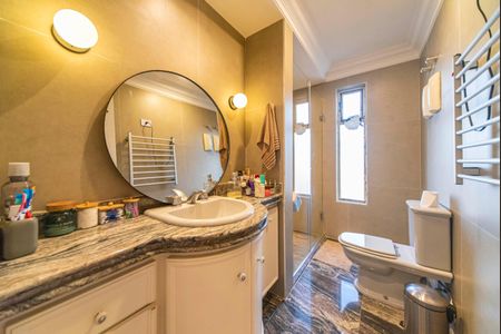 Apartamento à venda com 199m², 4 quartos e 2 vagas Apartamento à venda com 199m², 4 quartos e 2 vagasBanheiro Suíte