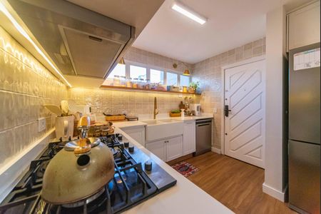 Apartamento à venda com 199m², 4 quartos e 2 vagas Apartamento à venda com 199m², 4 quartos e 2 vagasCozinha