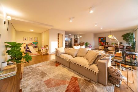 Apartamento à venda com 199m², 4 quartos e 2 vagas Apartamento à venda com 199m², 4 quartos e 2 vagasSala