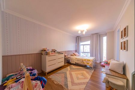 Apartamento à venda com 199m², 4 quartos e 2 vagas Apartamento à venda com 199m², 4 quartos e 2 vagasQuarto 3