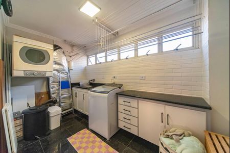 Apartamento à venda com 199m², 4 quartos e 2 vagas Apartamento à venda com 199m², 4 quartos e 2 vagasÁrea de Serviço