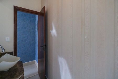 Casa à venda com 253m², 3 quartos e 5 vagas Casa à venda com 253m², 3 quartos e 5 vagasLavabo Sala de Jantar