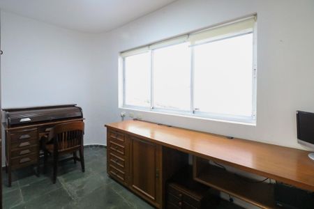 Casa à venda com 253m², 3 quartos e 5 vagas Casa à venda com 253m², 3 quartos e 5 vagasQuarto de Serviço