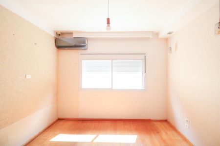 Casa à venda com 253m², 3 quartos e 5 vagas Casa à venda com 253m², 3 quartos e 5 vagasQuarto 3