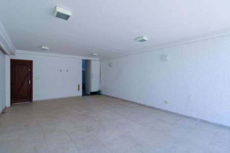 Casa à venda com 253m², 3 quartos e 5 vagas Casa à venda com 253m², 3 quartos e 5 vagasGaragem