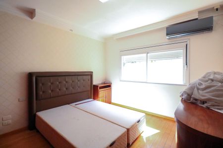 Casa à venda com 253m², 3 quartos e 5 vagas Casa à venda com 253m², 3 quartos e 5 vagasSuíte 1